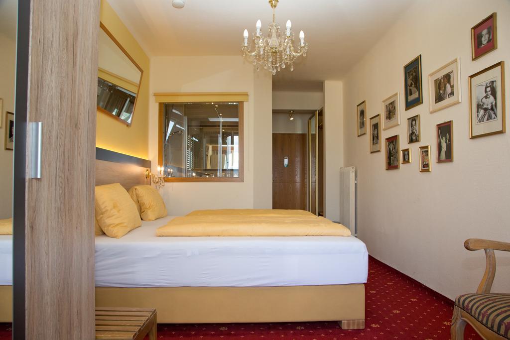 Villa Desiree - Hotel Garni - Adults Only Villach Exterior foto